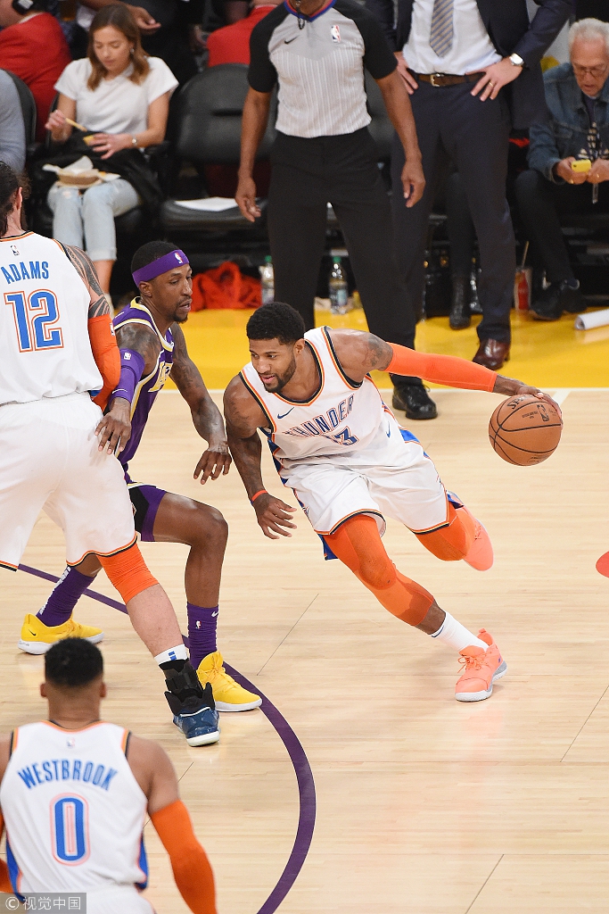 用他们的经 用他们的经